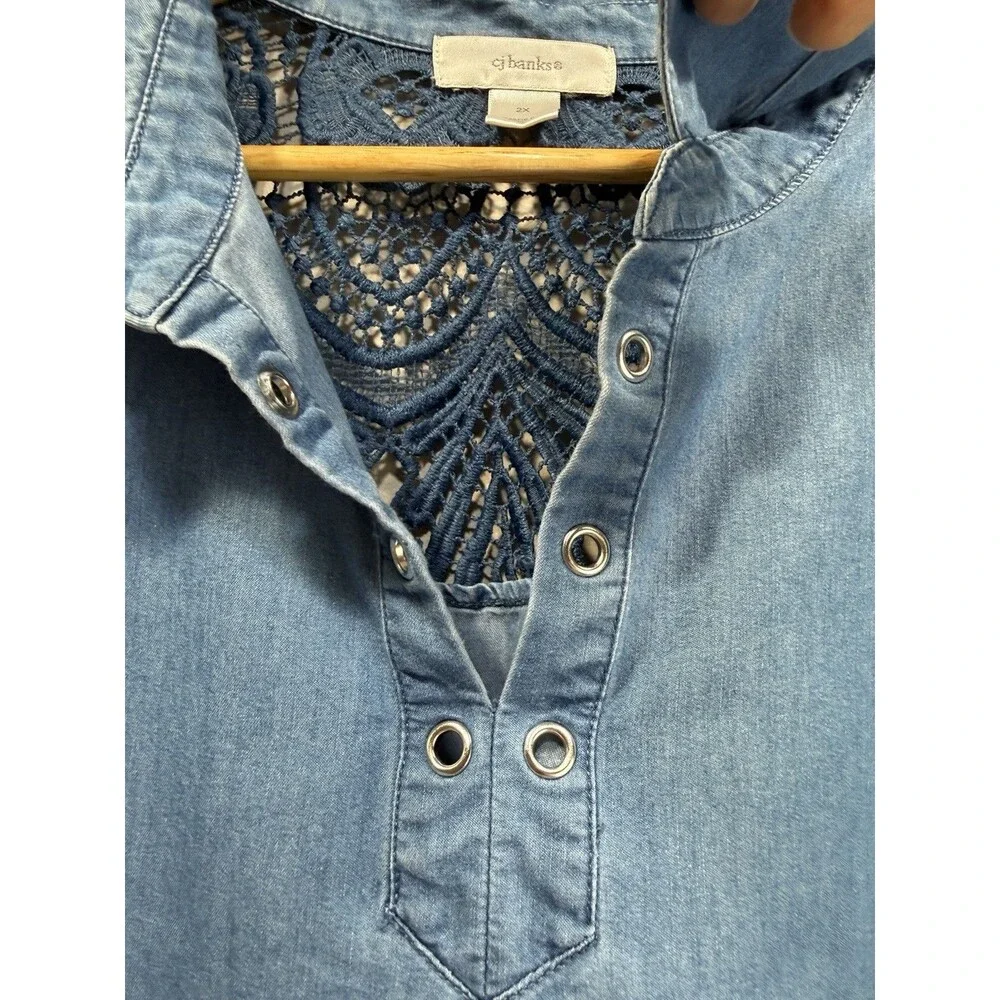 CJ BANKS Womens Plus 2X Blue Denim 3/4 Sleeve Collared Tunic Blouse Back Lace - Picture 8 of 12